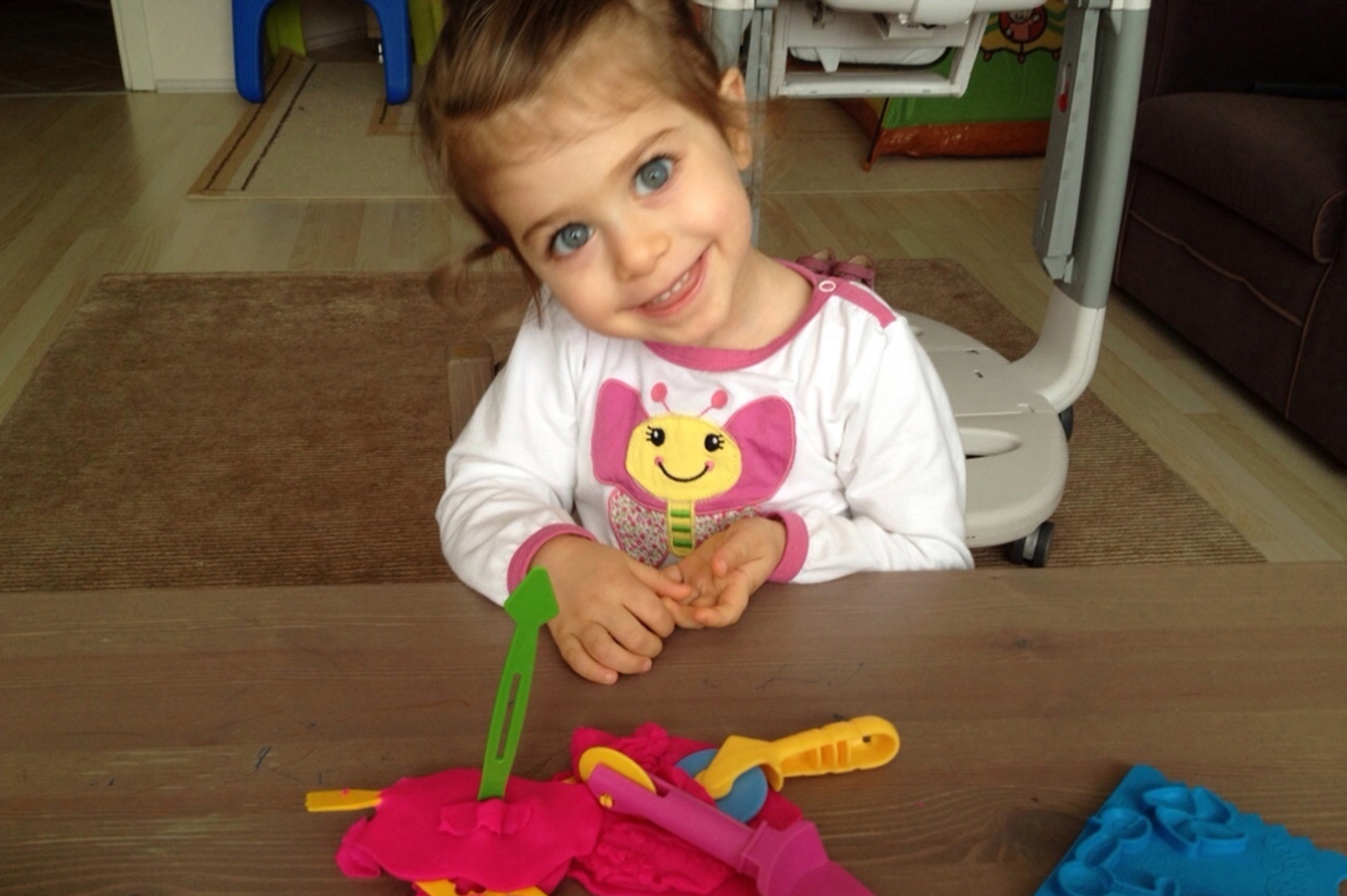 “Çocuklarınıza süslü bebek almayın” “Çocuklarınıza süslü bebek almayın”